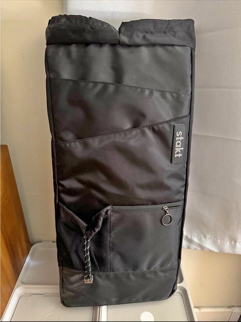 Stakt Black Women's yoga Bag - Sleek Vertical Organizer